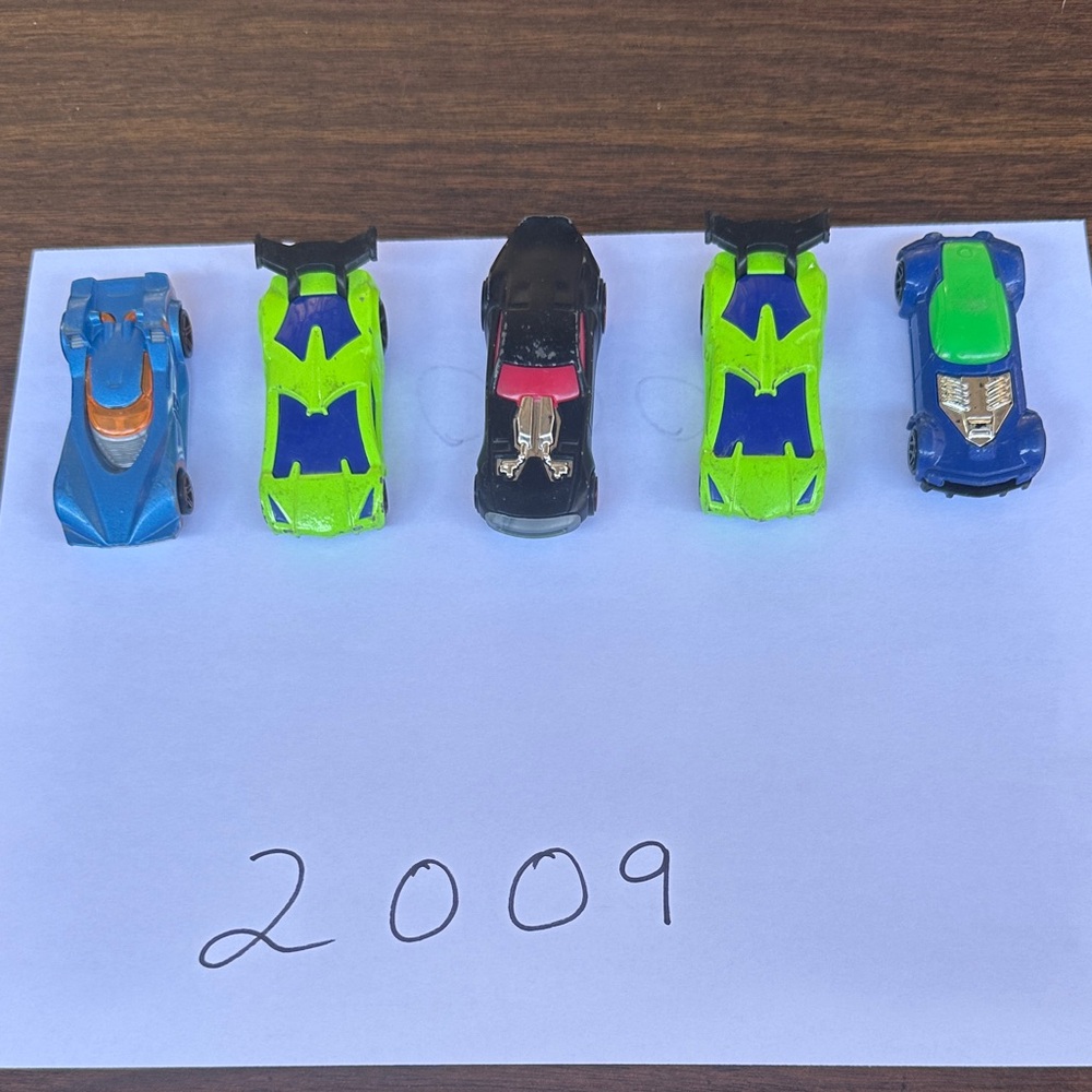 Hot Wheels 2009 Assorted Die Cast Cars Set - Blue, Green, Black